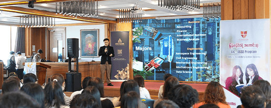 KBZ Bank Premium Banking နှင့် E&C Education Consultancy တို့ ပူးပေါင်း၍ တောင်ကြီးမြို့တွင် ပညာရေးပြပွဲ ကျင်းပပြုလုပ်ခဲ့ခြင်း